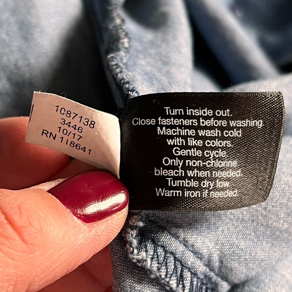 Lane Bryant Denim distressed fade button up shirt size XL - Picture 10 of 10